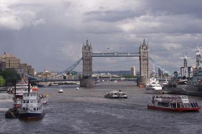 London Bridge, across the Thames, England.