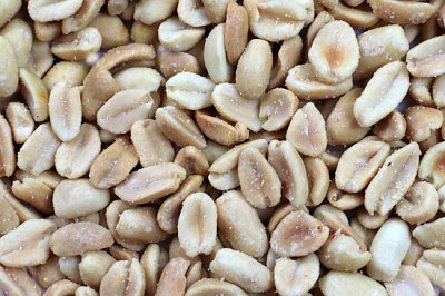 peeled grains peanuts as an element of treats