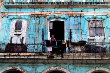 Man washing the cloth, Havana, Cuba jigsaw puzzle