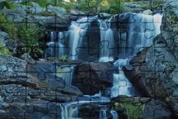 Cachoeira e Pedregulhos