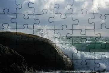 Waves splashing to the shore jigsaw puzzle