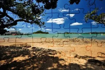 Strand in der Nähe der Gemeinde Paihia, Neuseeland