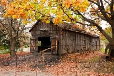 Grange en bois avec vieux métal