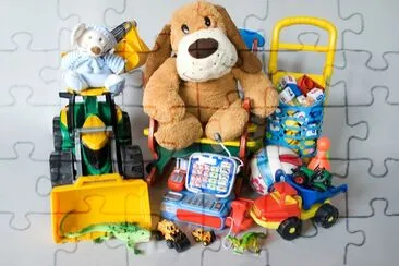 Peluche e giocattoli di plastica isolati