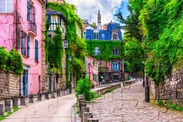 Strada nel quartiere di Montmartre a Parigi, Francia