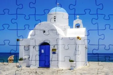 Una iglesia en la playa