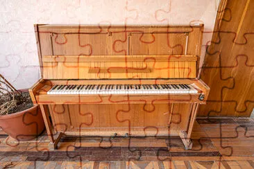 Övergivet piano, Kiev, Ukraina