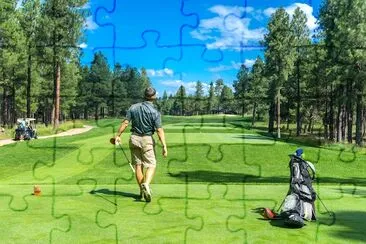 Playing Golf jigsaw puzzle