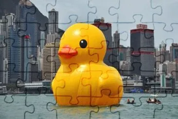 BIG YELLOW DUCK