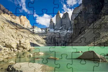 Laguna montañosa jigsaw puzzle