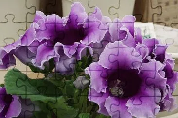 פאזל של Purple Ruffle Flowers