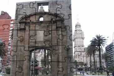 PUERTA DE LA CIUDADELA