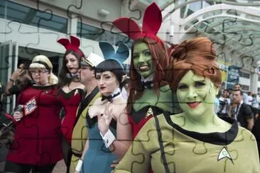 פאזל של Trekies or Bunnies?-Comic Con 2013