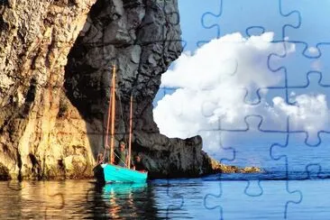 Sea and boat Durdle Door jigsaw puzzle