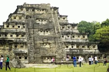 PIRÃMIDE DE LOS NICHOS, PAPANTLA, VER. MÃ‰X. jigsaw puzzle