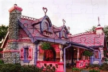 פאזל של the house that barbie built?