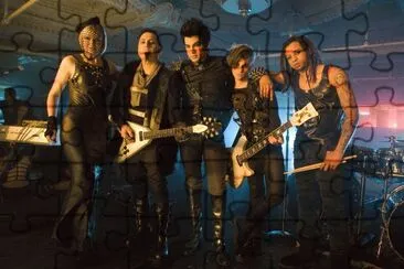 פאזל של adam lambert band