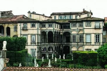 Lucca Villa