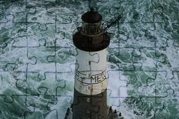 Faro de Ar-Men cerca de la isla de Sein.