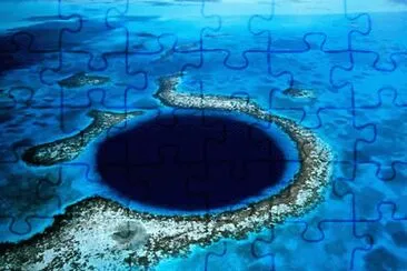 Grand Trou Bleu dans l ' atoll de  Belize