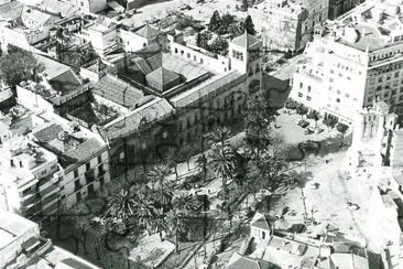 פאזל של plaza de duque, palacios derribado 1968