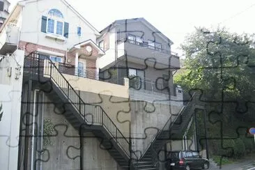 Esta casa es de dificil acceso jigsaw puzzle