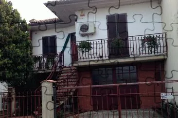 casa con scala jigsaw puzzle