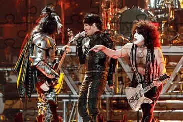 Adam Lambert And Kiss