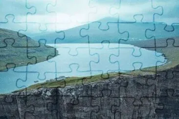 Lago Sorvagsvatn. Islas Feroe jigsaw puzzle