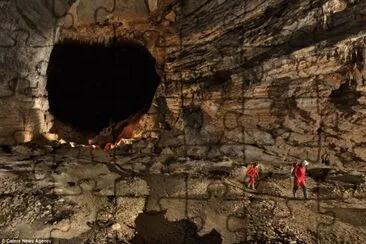 Cueva Er Wang Dong. China