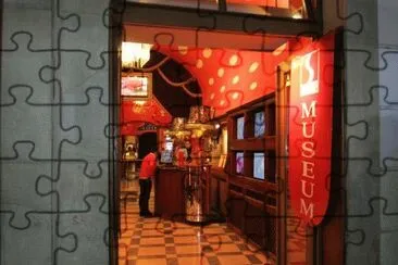 פאזל של sex machines museum