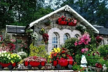 Charming Cottage with Beautiful Garden