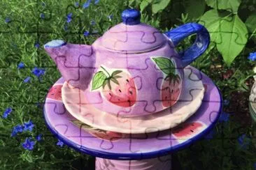 Pretty Garden Tea Pot Totem