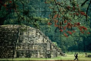 maya-tomb-honduras-garrett_25994_600x450444