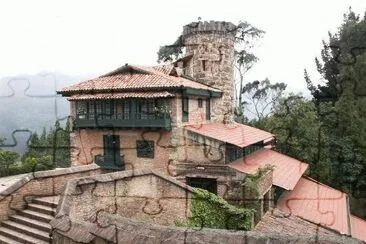 פאזל של Torre vigÃ­a Monserrate