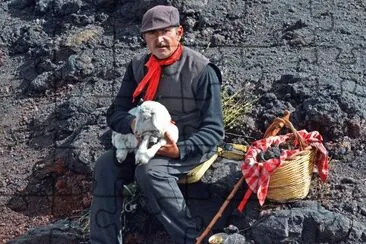 Sizilien / der Hirte vom Etna