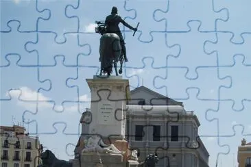 Estatua de Felipe V y Teatro Real de Madrid