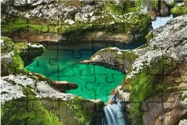 פאזל של Emerald Pool