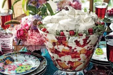 פאזל של Cherry Spice Cake Trifle