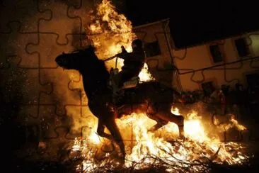 פאזל של Las Luminarias en San BartolomÃ© de Pinares