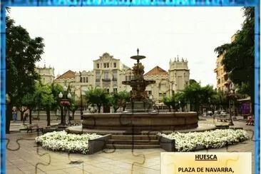 HUESCA - PLAZA DE NAVARRA CON EL CASINO AL FONDO