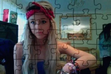 hermana menor tambien fotografa jigsaw puzzle