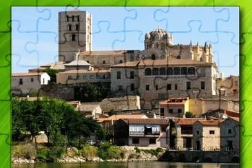 ZAMORA â€“ CATEDRAL VISTA DESDE EL DUERO