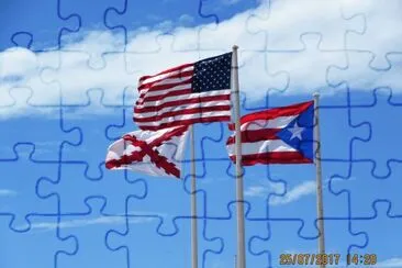 Banderas en el Castillo San Felipe El Morro, Puerto Rico. jigsaw puzzle