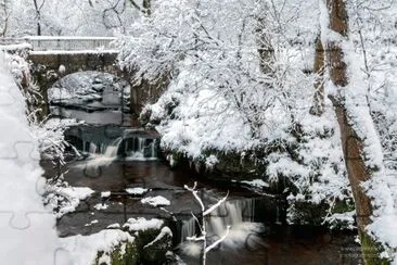 פאזל של Waterfall in snow