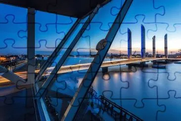 Le pont Chaban vue de la citÃ© mondiale du vin