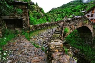 Puente romÃ¡nico-Vall D 'Aran jigsaw puzzle