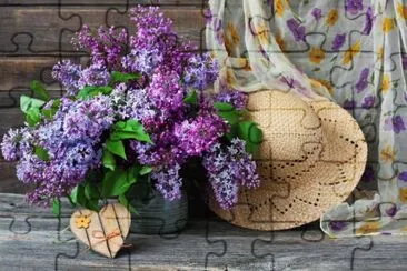 פאזל של Pretty Lilacs and Wicker Hat