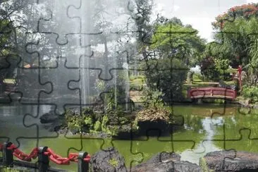 garden with fountains jigsaw puzzle