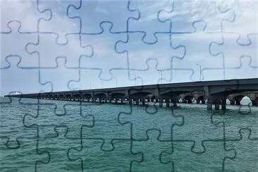 Puente en Puerto Progreso, YucatÃ¡n. jigsaw puzzle